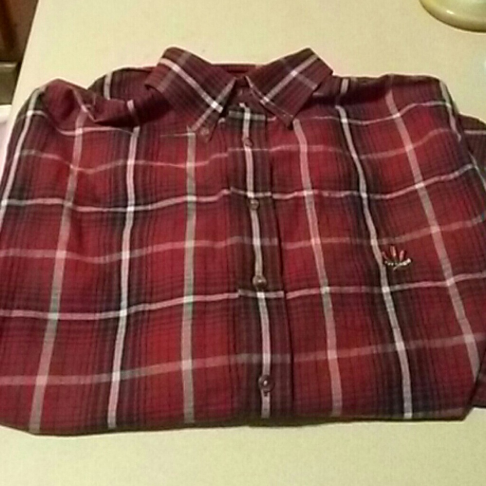 Ivy Crew Males Shirt